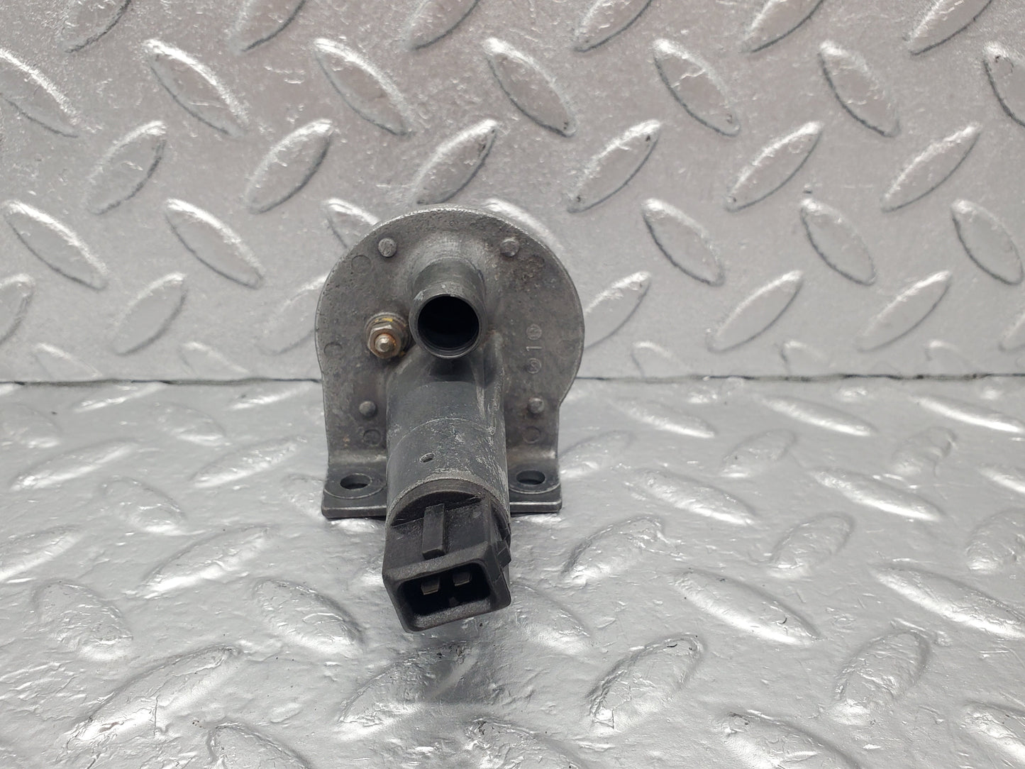 1755 Mercedes-Benz W123 230E Auxiliary Air Valve Bosch 0280140127