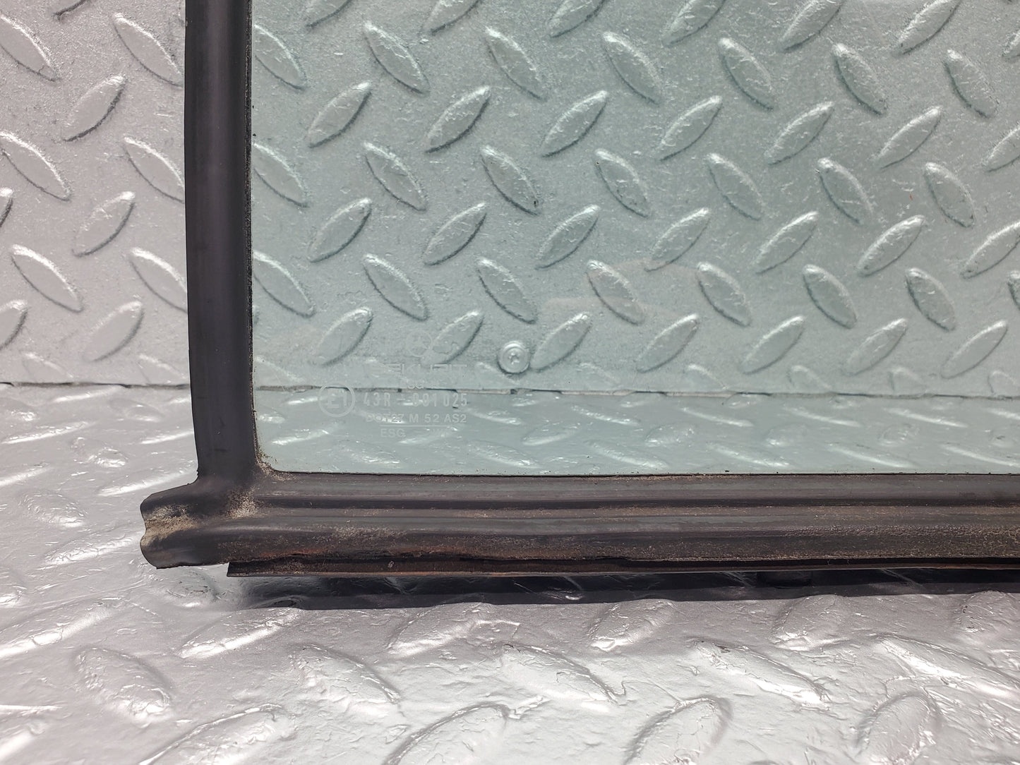 1803 Mercedes-Benz W116 350SE Rear Left Quarter Window Glass
