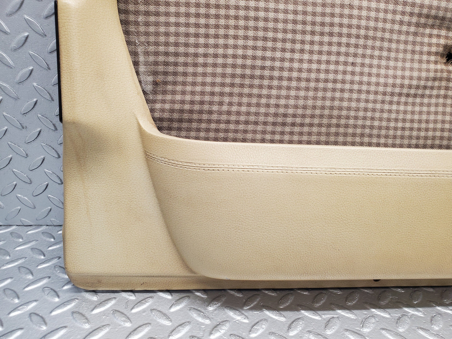1814 Mercedes-Benz W116 350SE Front Right Door Card Beige