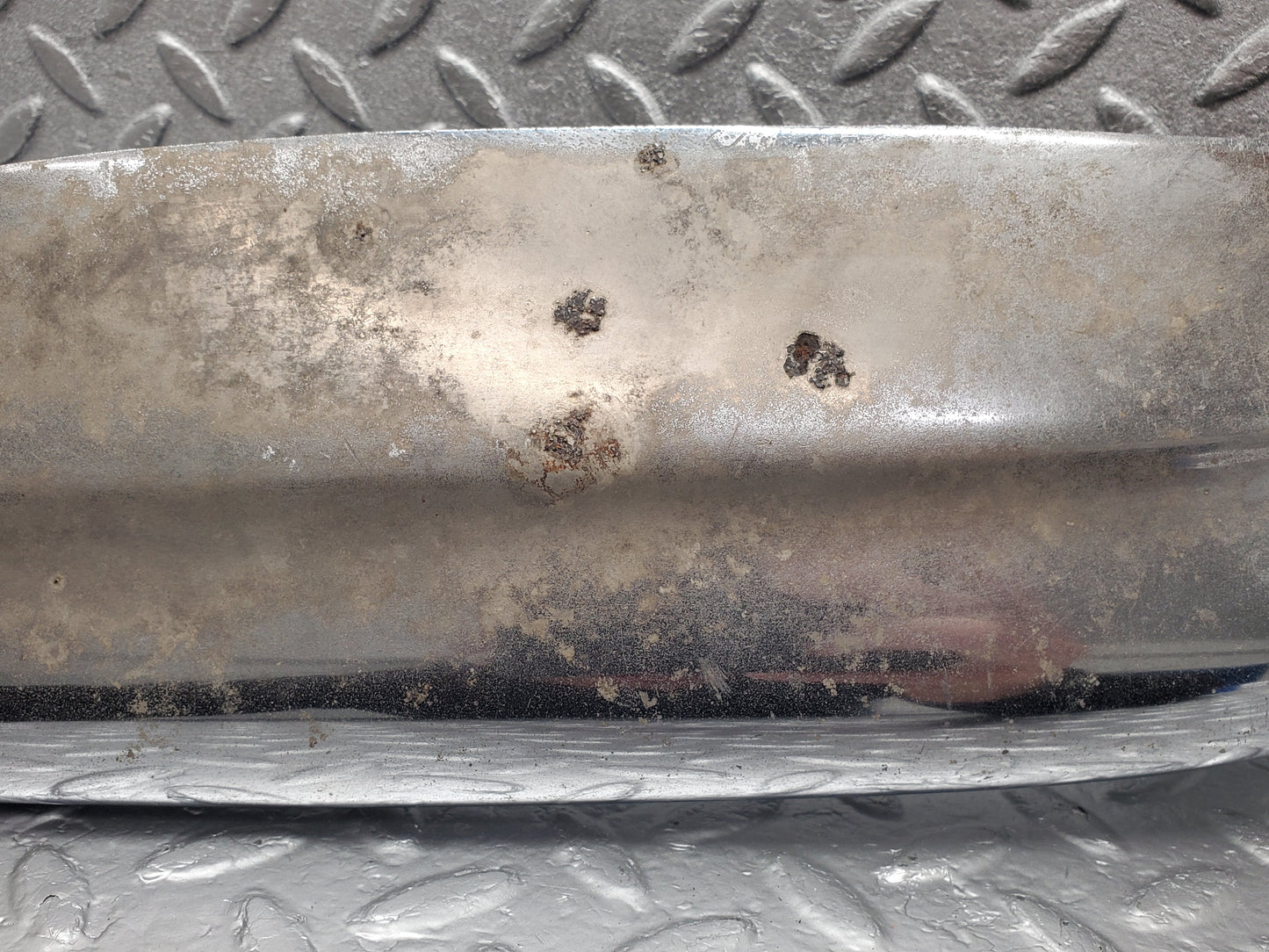 1825 Mercedes-Benz W108 280SE Front Right Upper Bumper Corner