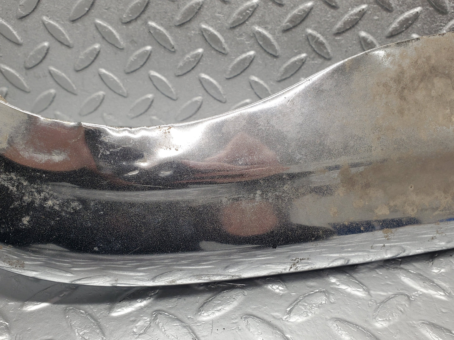 1825 Mercedes-Benz W108 280SE Front Right Upper Bumper Corner
