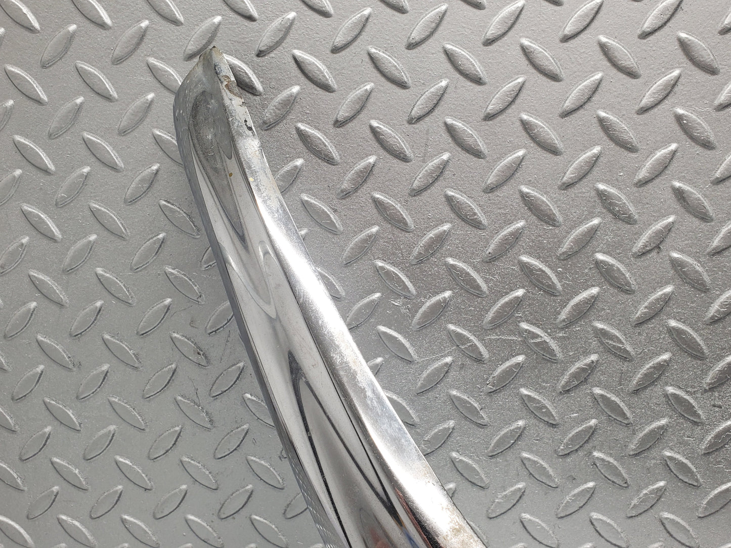 1825 Mercedes-Benz W108 280SE Front Right Upper Bumper Corner