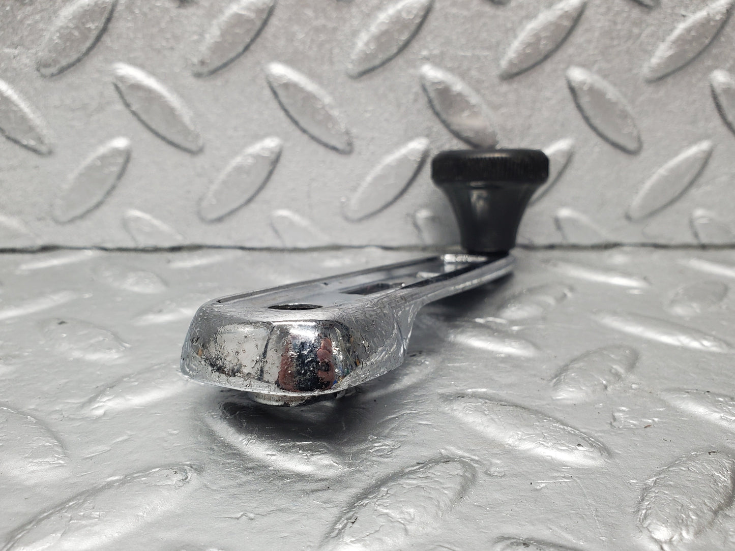 1840 Mercedes-Benz W108 280SE Window Crank Handle
