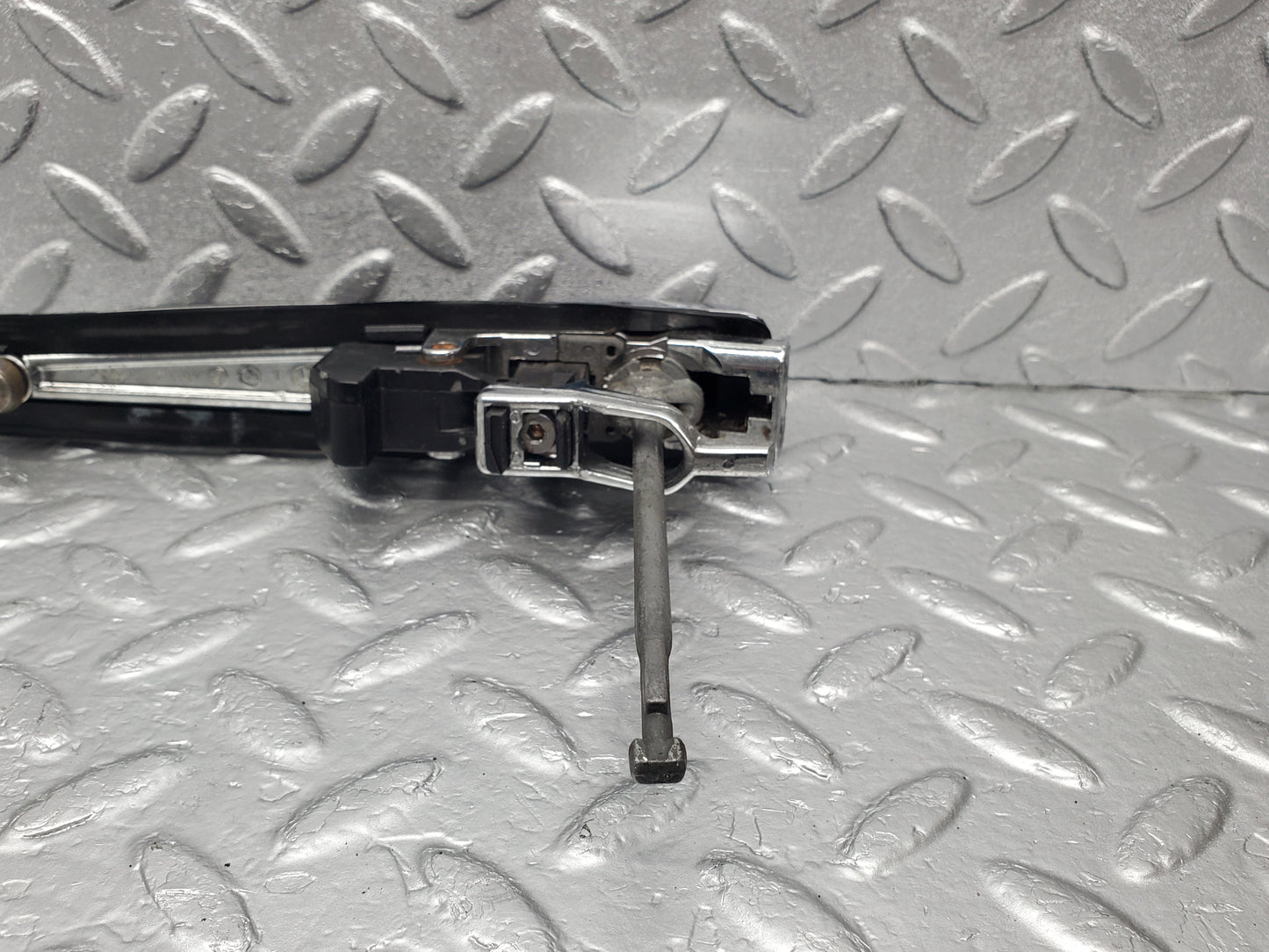 1845 Mercedes-Benz W123 230E Front Exterior Door Handle No Key
