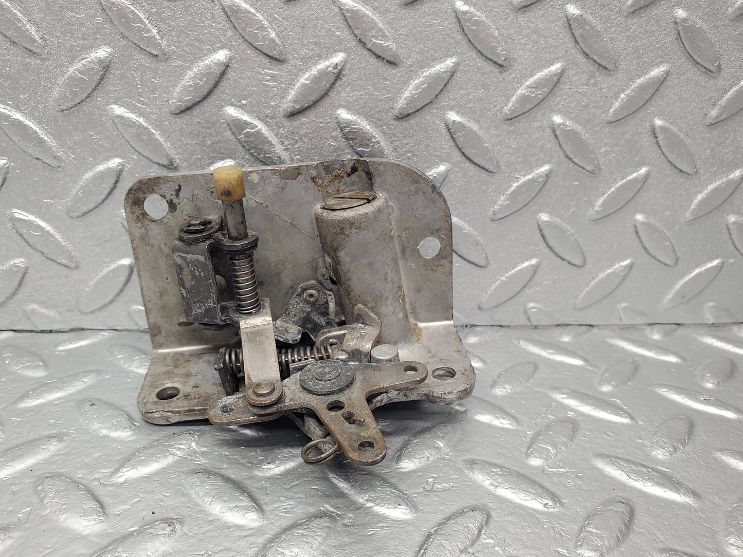 1864 Mercedes-Benz W120 Ponton Door Lock Mechanism Right Side