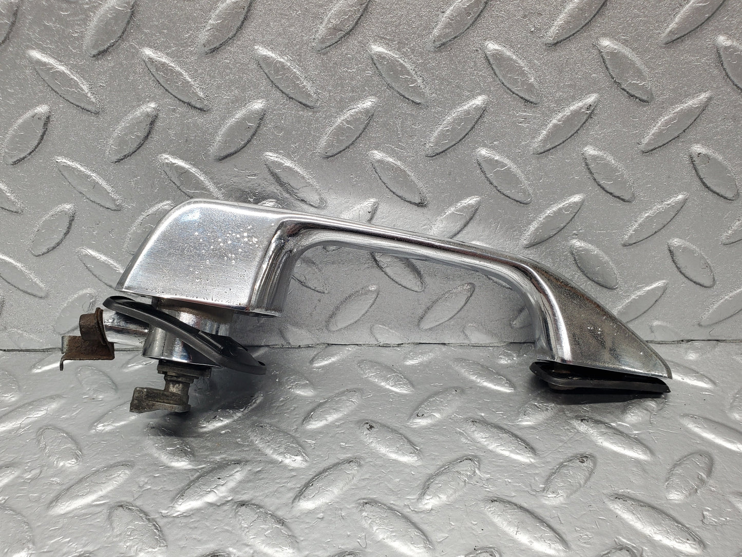 1873 Mercedes-Benz W108 280SE Exterior Door Handle Front Left No Key 1087661301