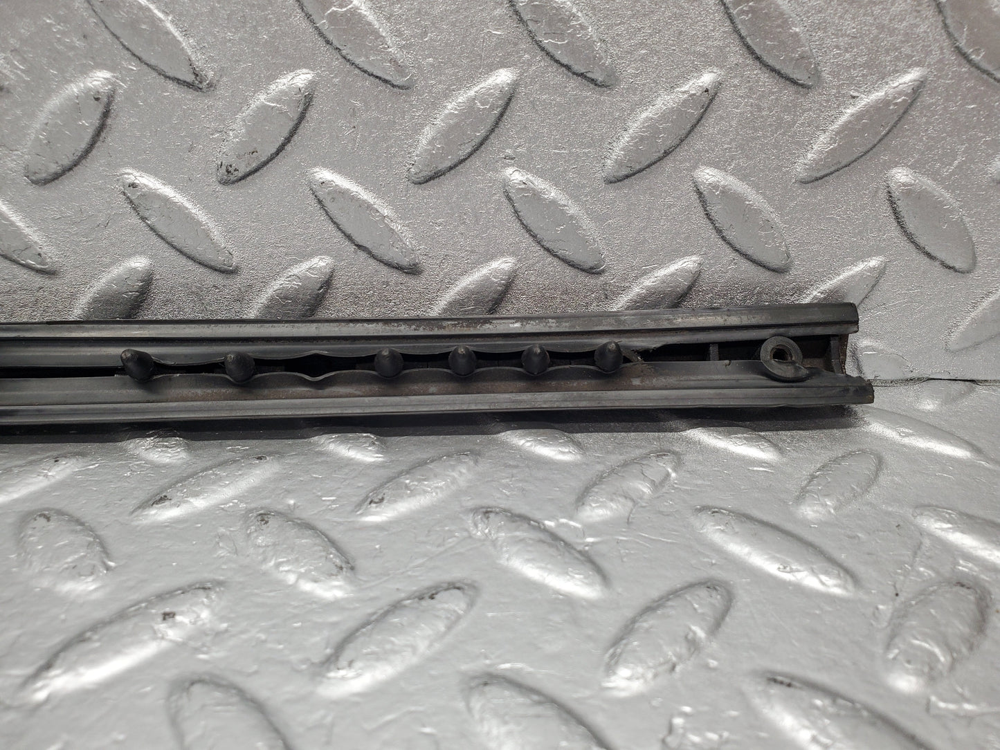 1890 Mercedes-Benz C123 230CE Coupe Left Door Centre Moulding Trim