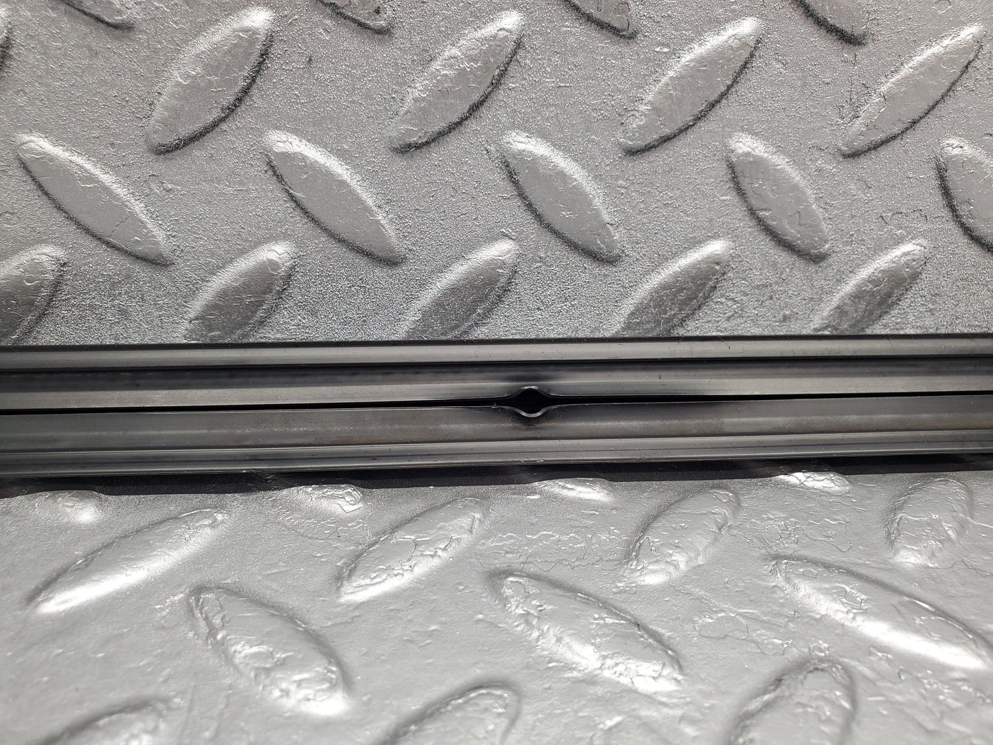 1890 Mercedes-Benz C123 230CE Coupe Left Door Centre Moulding Trim