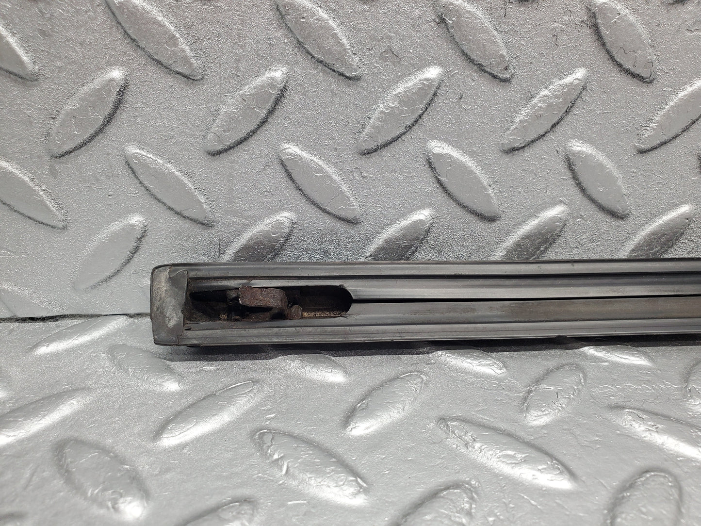 1890 Mercedes-Benz C123 230CE Coupe Left Door Centre Moulding Trim