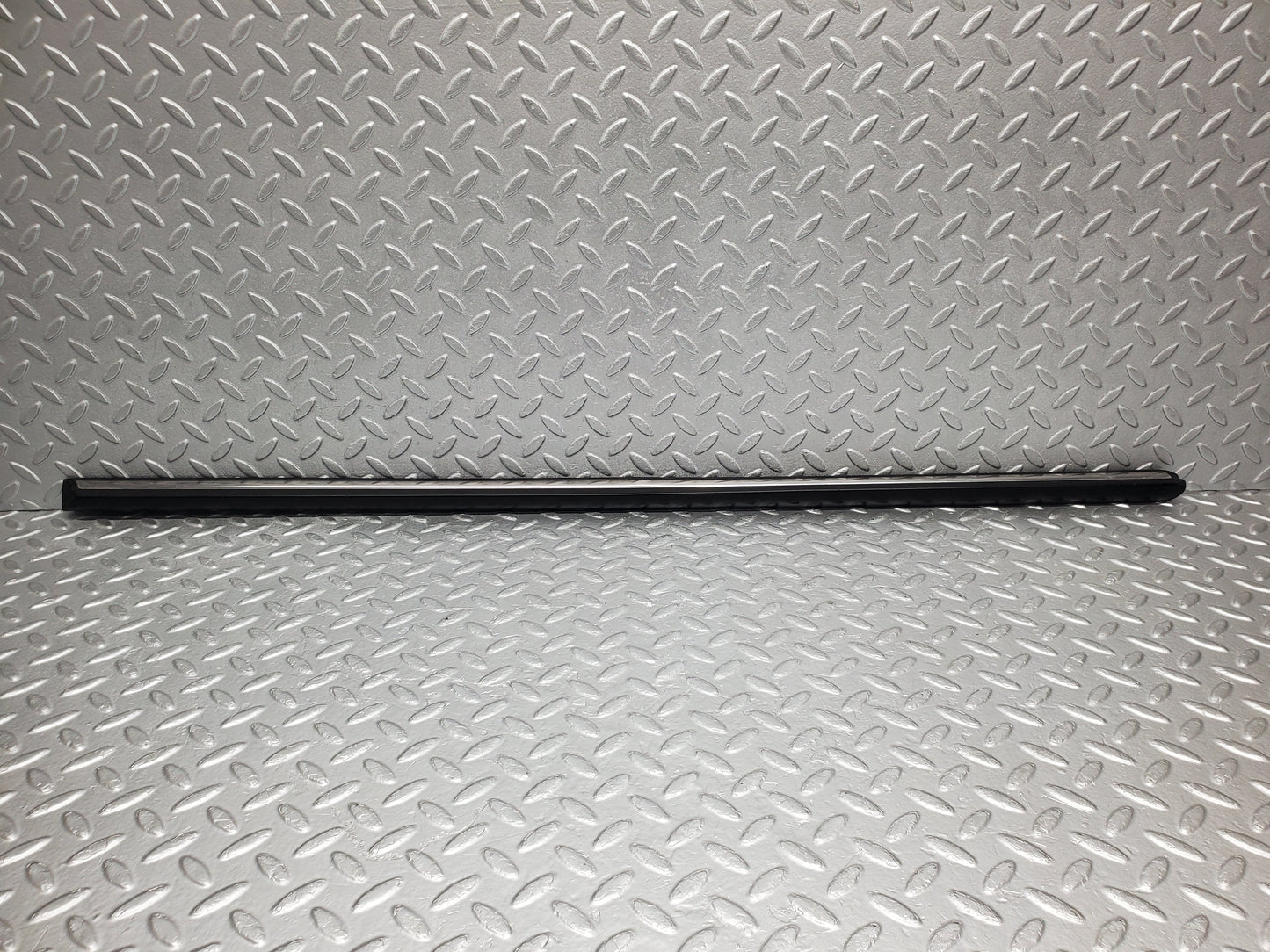 1898 Mercedes-Benz W116 350SE Front Left Door Centre Mouldin Trim