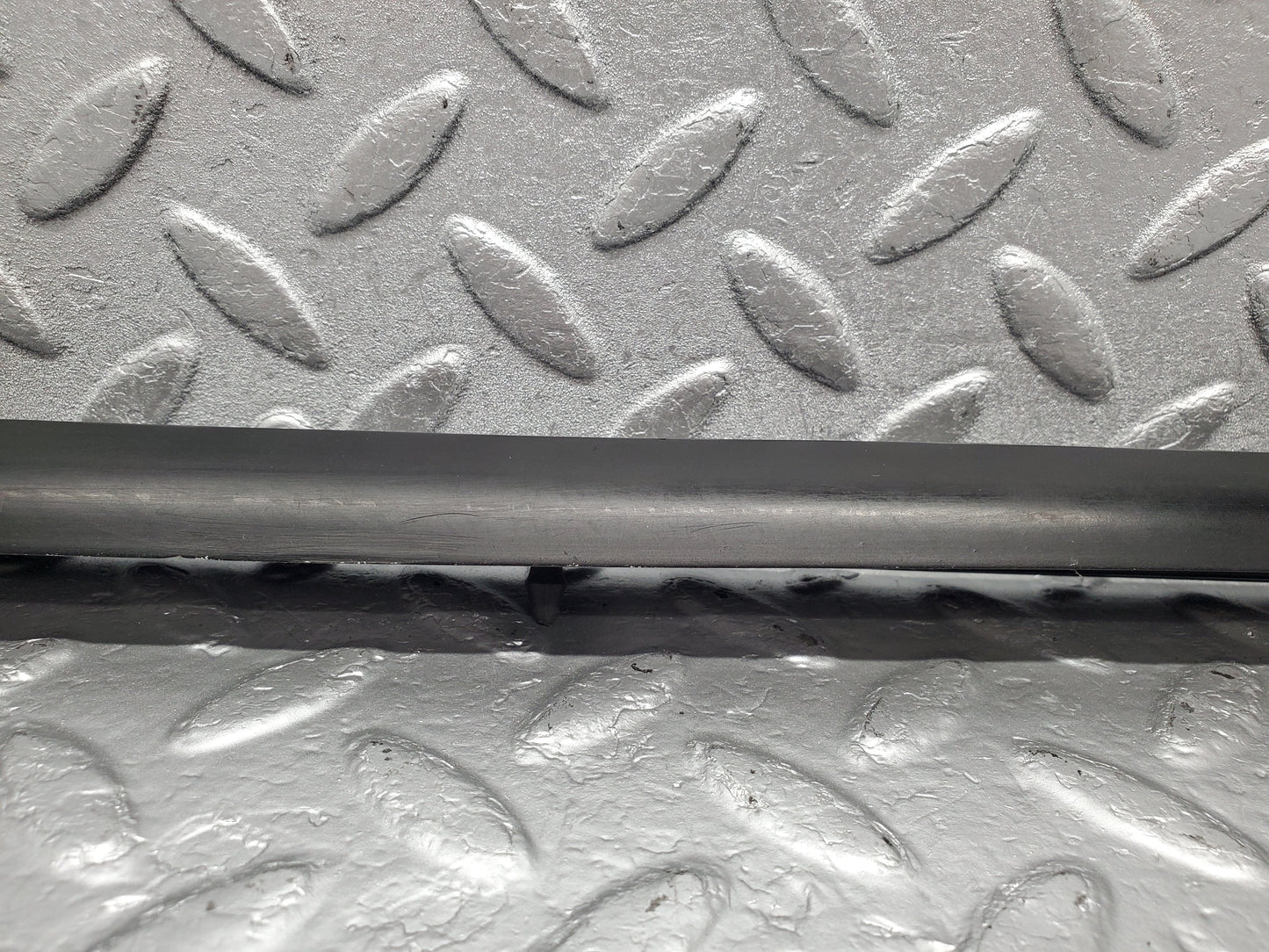 1898 Mercedes-Benz W116 350SE Front Left Door Centre Mouldin Trim