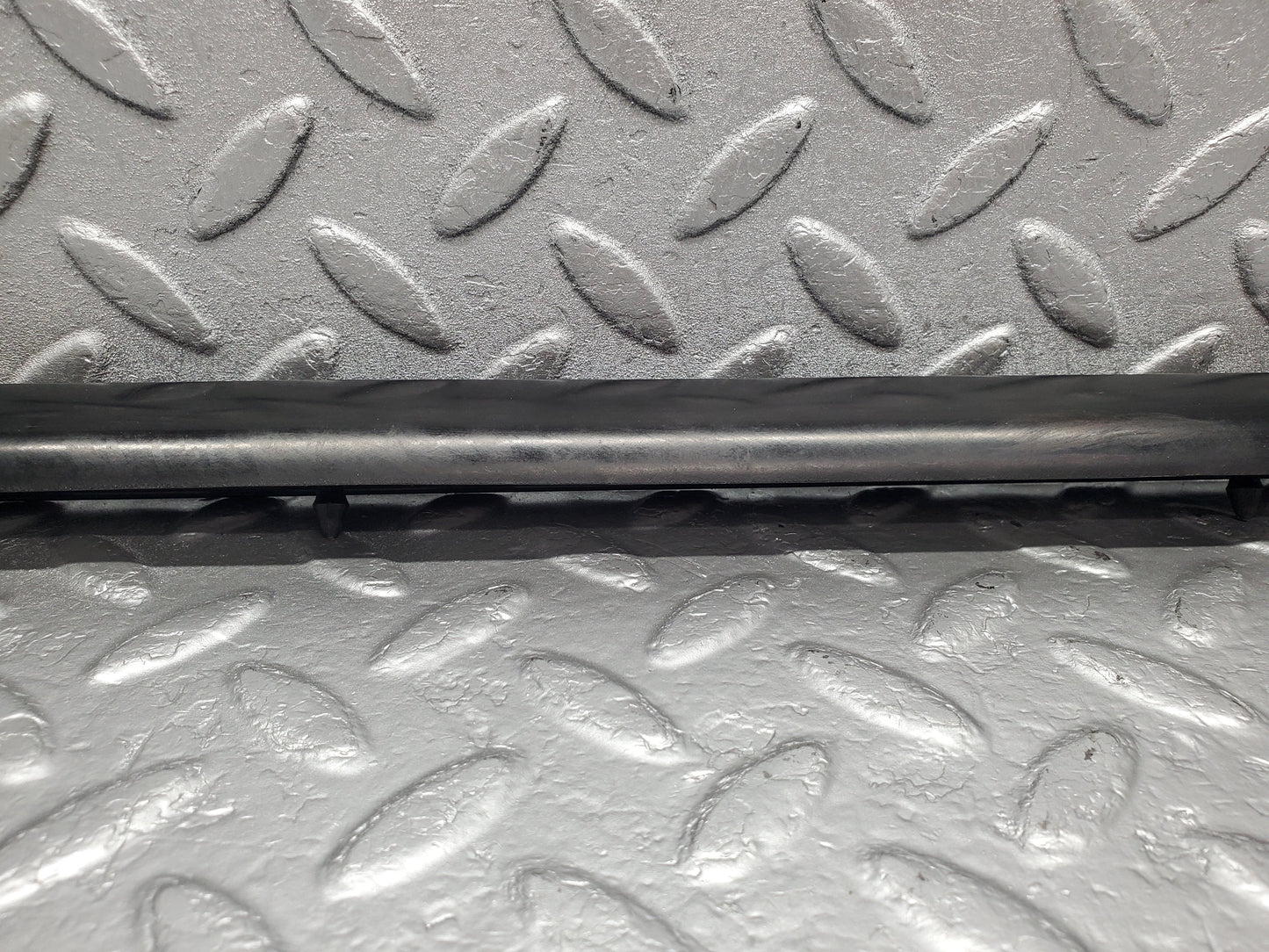 1899 Mercedes-Benz W116 350SE Front Right Door Centre Moulding Trim