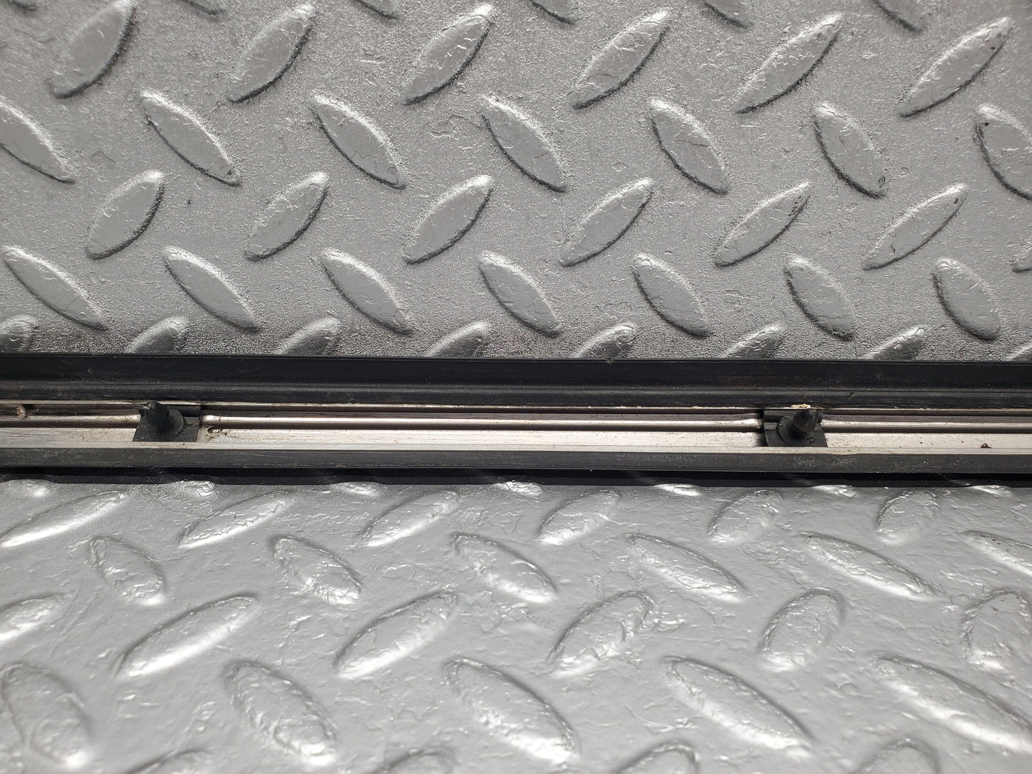 1899 Mercedes-Benz W116 350SE Front Right Door Centre Moulding Trim