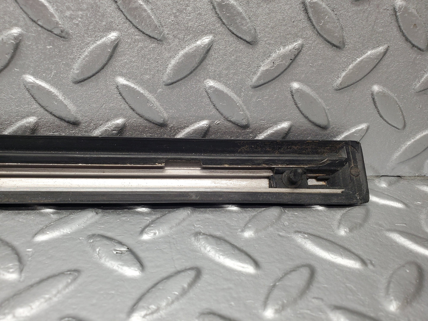1899 Mercedes-Benz W116 350SE Front Right Door Centre Moulding Trim