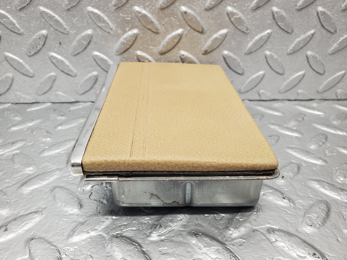 1916 Mercedes-Benz W116 350SE Rear Ashtray Beige