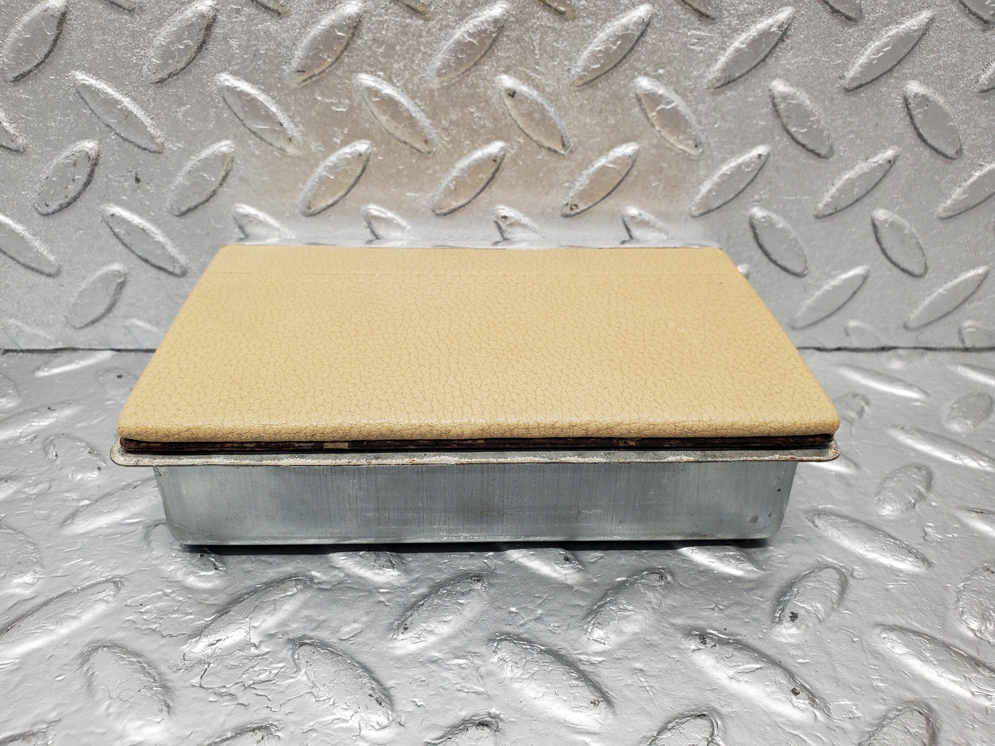 1917 Mercedes-Benz W116 350SE Rear Ashtray Beige