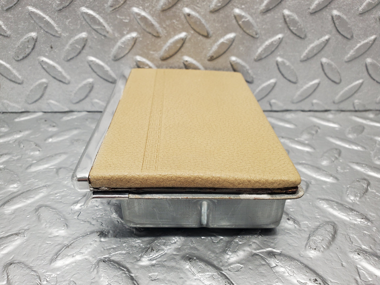 1917 Mercedes-Benz W116 350SE Rear Ashtray Beige