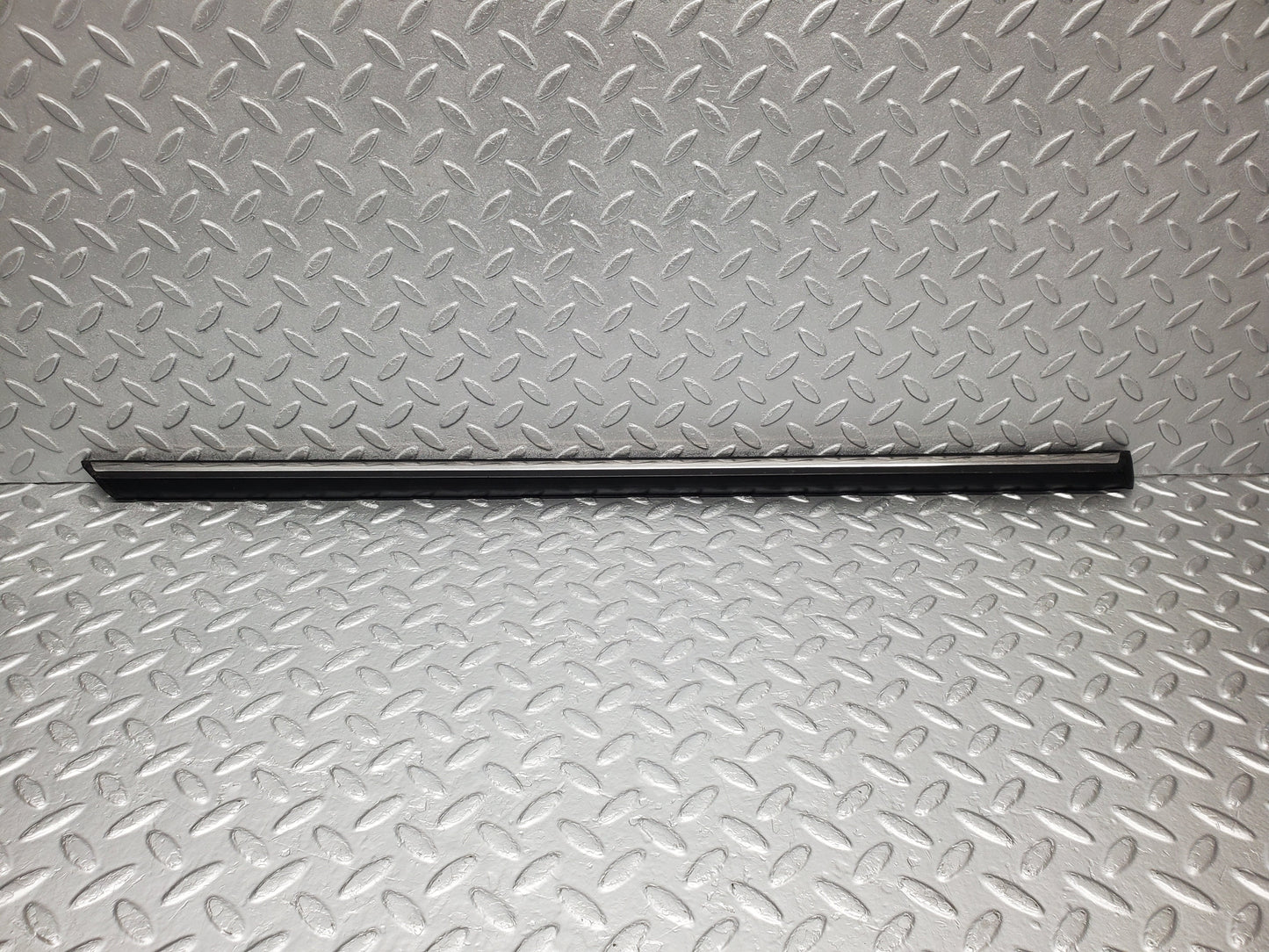 1971 Mercedes-Benz W116 350SE Rear Right Door Centre Moulding Trim