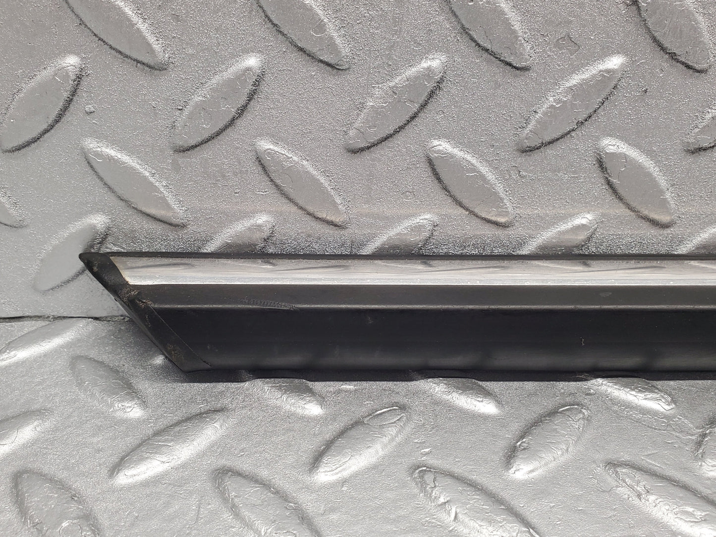 1971 Mercedes-Benz W116 350SE Rear Right Door Centre Moulding Trim