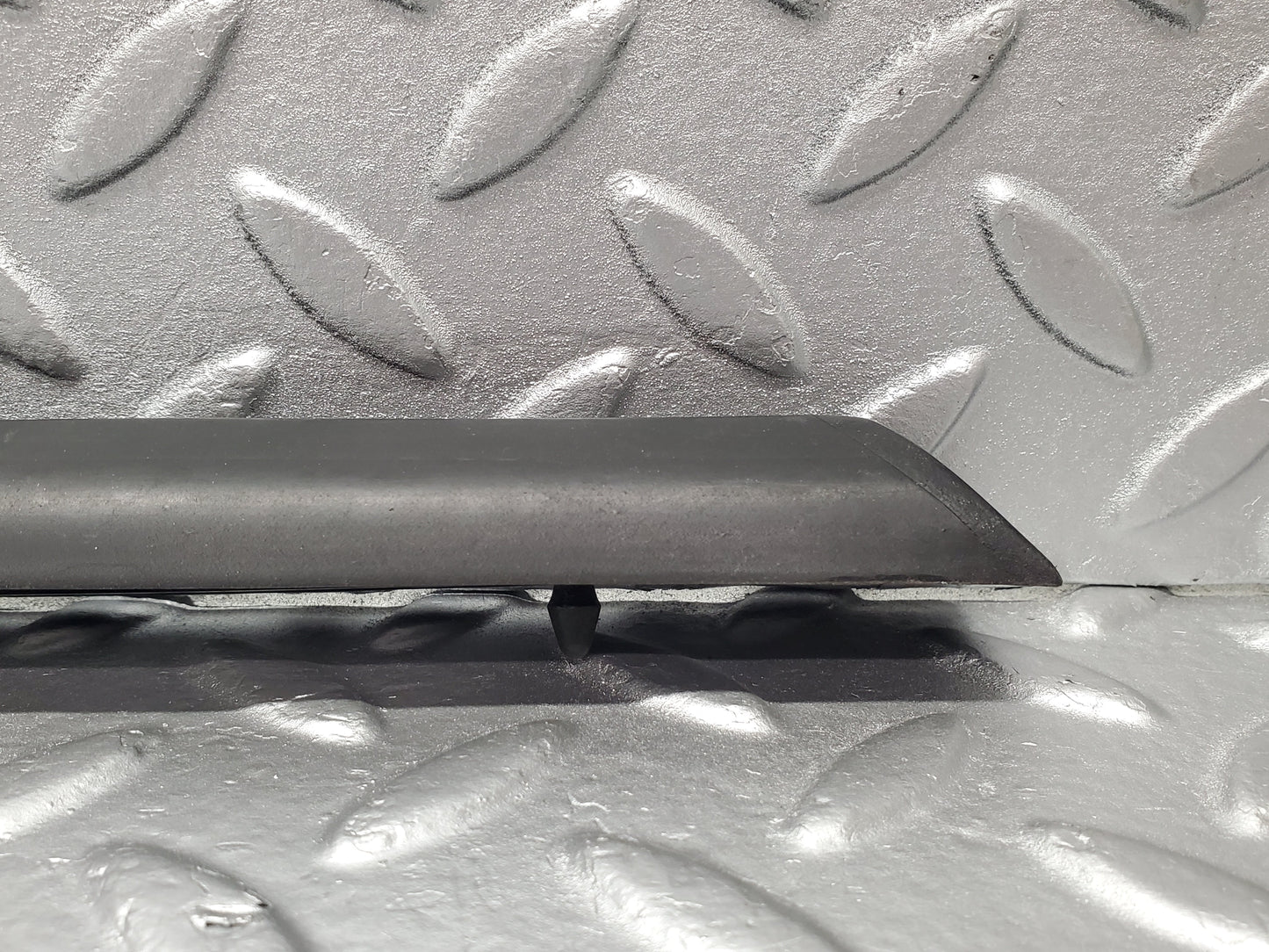 1971 Mercedes-Benz W116 350SE Rear Right Door Centre Moulding Trim