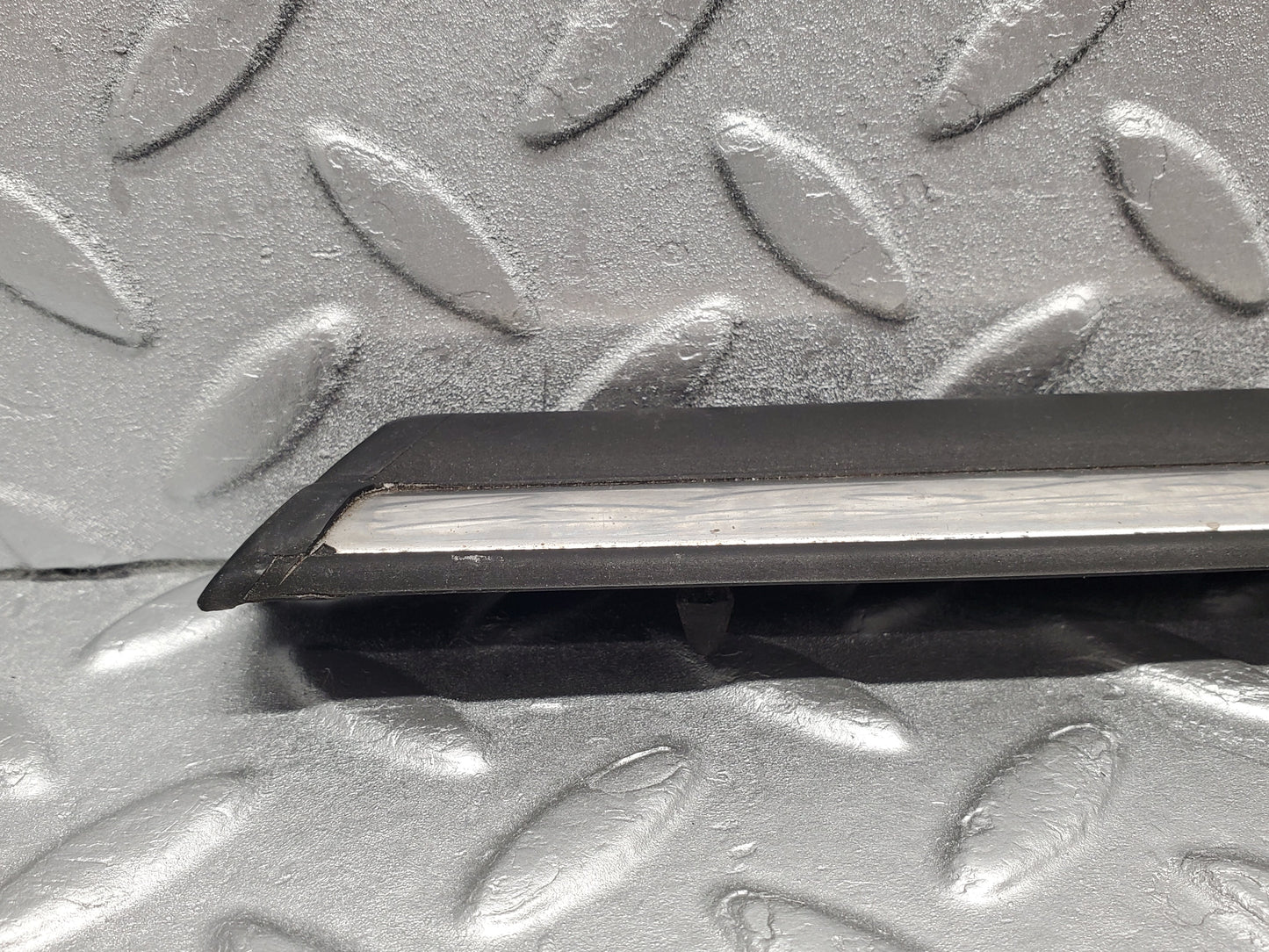 1971 Mercedes-Benz W116 350SE Rear Right Door Centre Moulding Trim