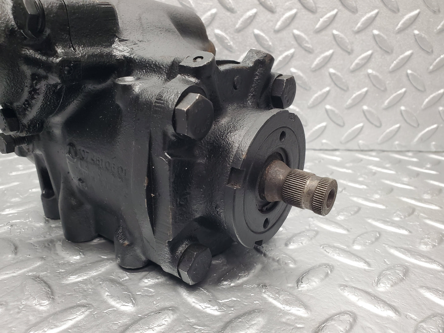 2041 Mercedes-Benz C107 350SLC Coupe Steering Box Steering Rack 1074610601