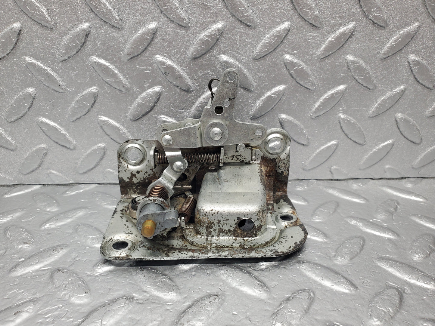 2055 Mercedes-Benz W105 219 Ponton Door Lock Rear Left BOMORO