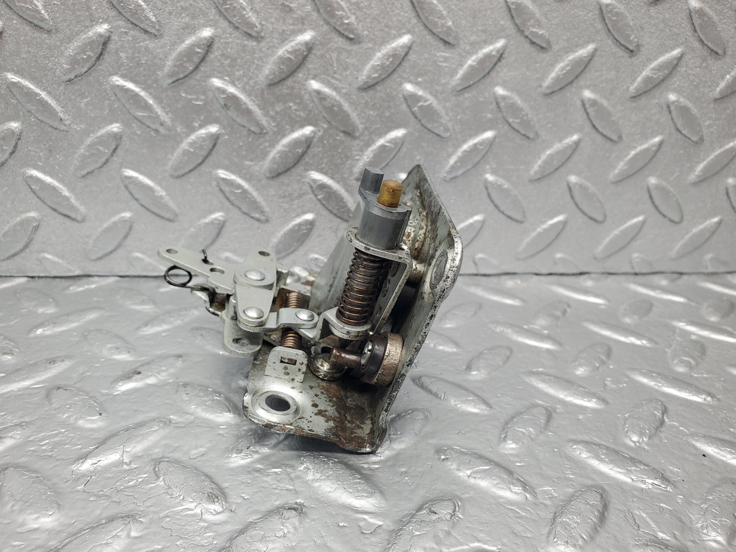 2055 Mercedes-Benz W105 219 Ponton Door Lock Rear Left BOMORO