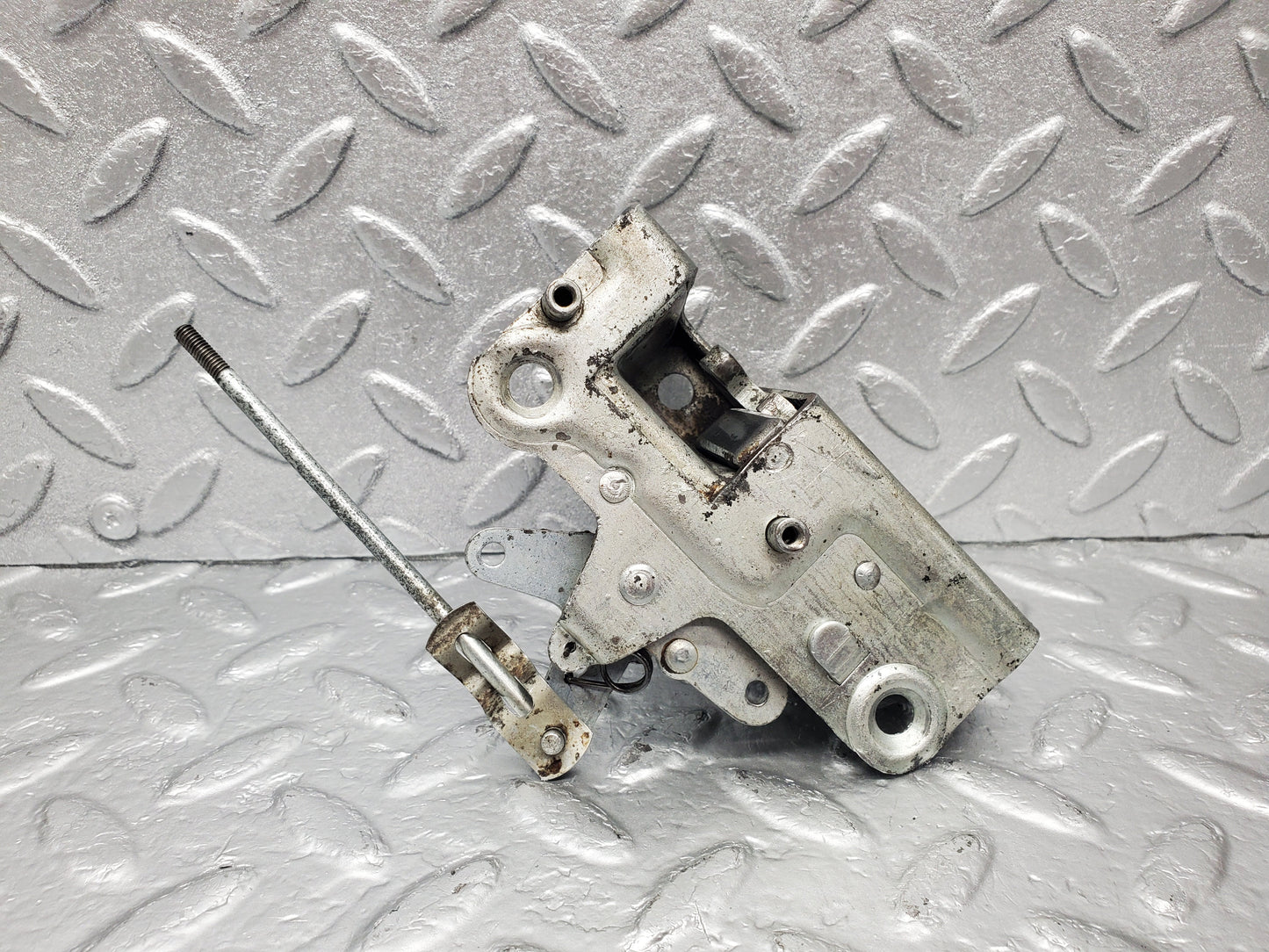 2057 Mercedes-Benz W105 219 Ponton Door Lock Front Right BOMORO
