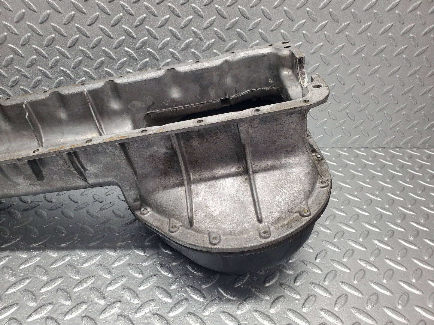 2037 Mercedes-Benz W108 280SE Oil Pan Oil Sump 1080140602