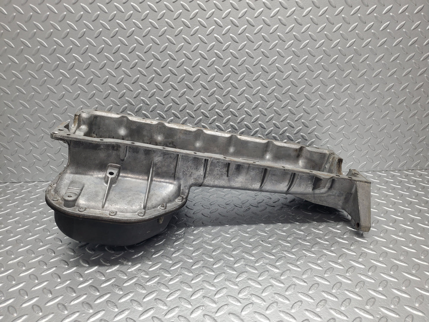 2037 Mercedes-Benz W108 280SE Oil Pan Oil Sump 1080140602