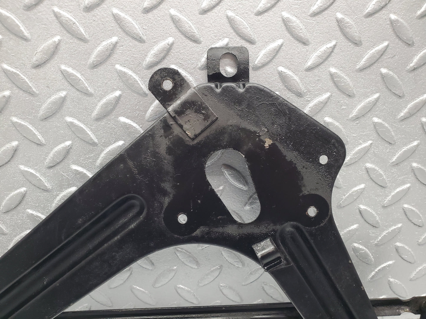 1994 Mercedes-Benz W105 219 Ponton Windscreen Wiper Linkage Mechanism