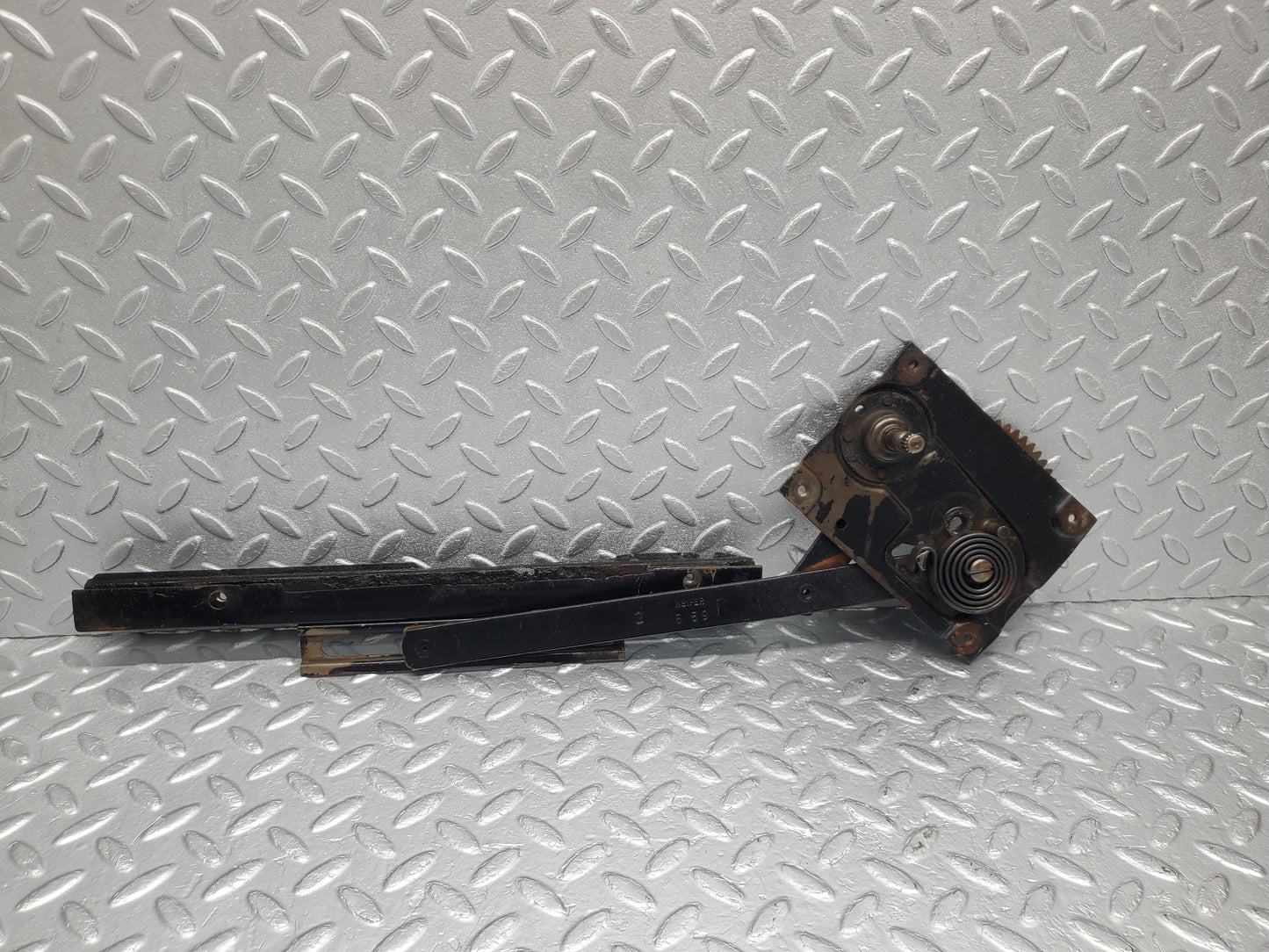 2052 Mercedes-Benz W105 219 Ponton Front Left Manual Window Regulator