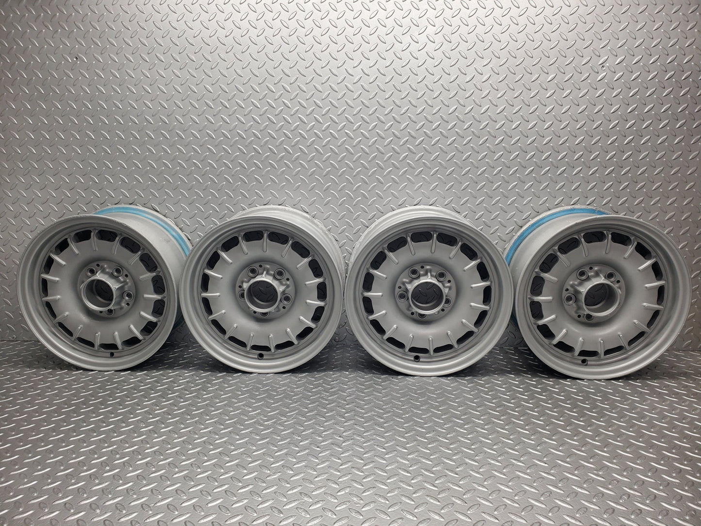 12115 Mercedes-Benz Alloy Wheel Set Mexican Hat 6.5Jx14H2 ET30 1264002102 1084001002