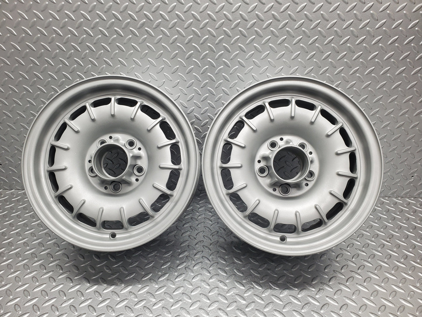 12115 Mercedes-Benz Alloy Wheel Set Mexican Hat 6.5Jx14H2 ET30 1264002102 1084001002