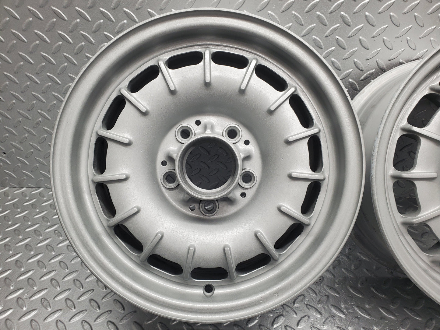 12115 Mercedes-Benz Alloy Wheel Set Mexican Hat 6.5Jx14H2 ET30 1264002102 1084001002