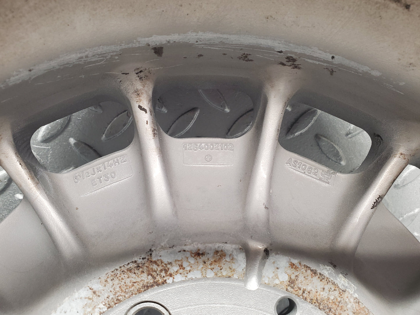 12115 Mercedes-Benz Alloy Wheel Set Mexican Hat 6.5Jx14H2 ET30 1264002102 1084001002