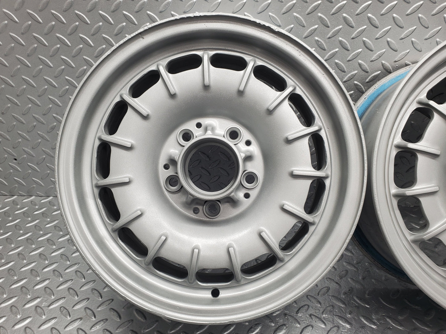 12115 Mercedes-Benz Alloy Wheel Set Mexican Hat 6.5Jx14H2 ET30 1264002102 1084001002