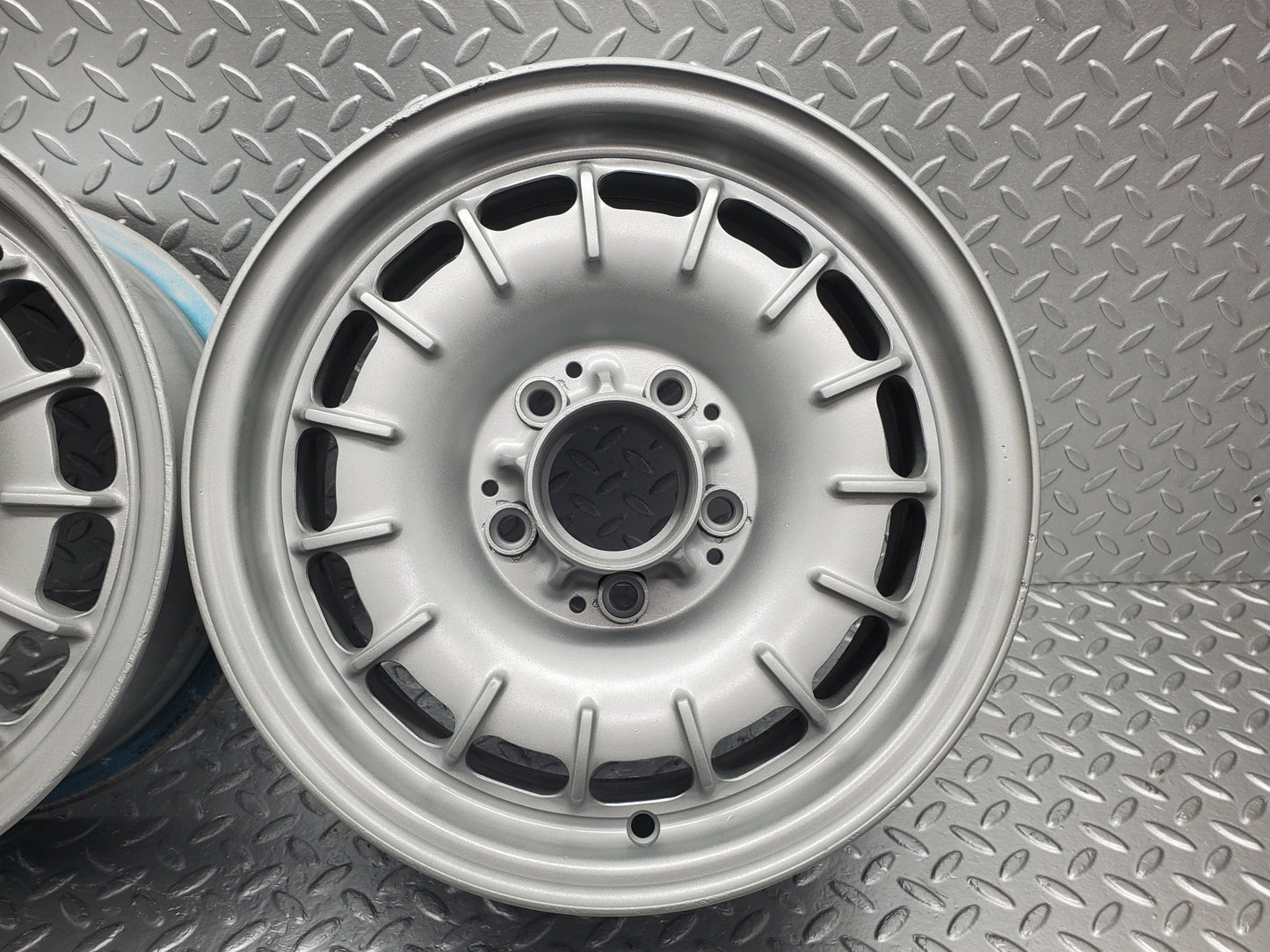 12115 Mercedes-Benz Alloy Wheel Set Mexican Hat 6.5Jx14H2 ET30 1264002102 1084001002