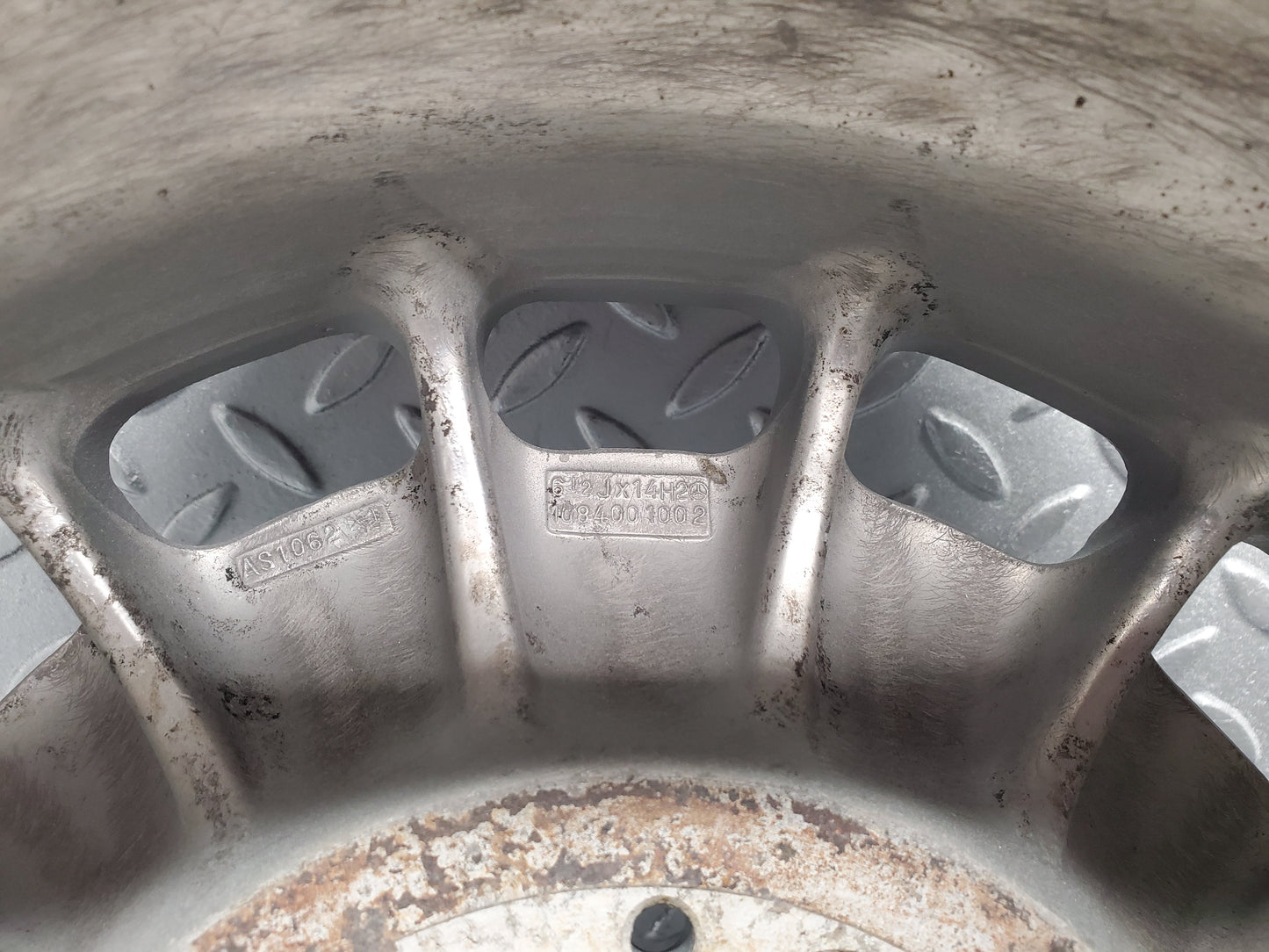 12115 Mercedes-Benz Alloy Wheel Set Mexican Hat 6.5Jx14H2 ET30 1264002102 1084001002