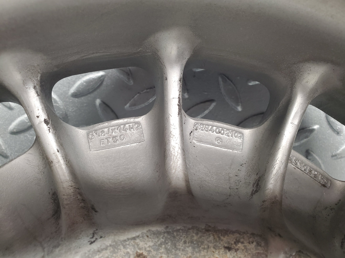 12115 Mercedes-Benz Alloy Wheel Set Mexican Hat 6.5Jx14H2 ET30 1264002102 1084001002