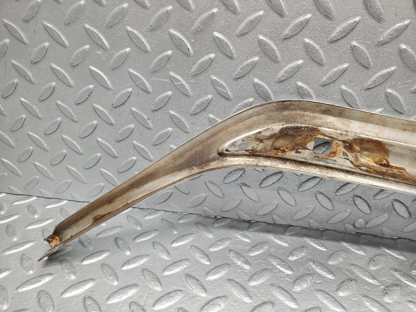 2168 Mercedes-Benz W116 350SE Front Left A Pillar Chrome Moulding Trim
