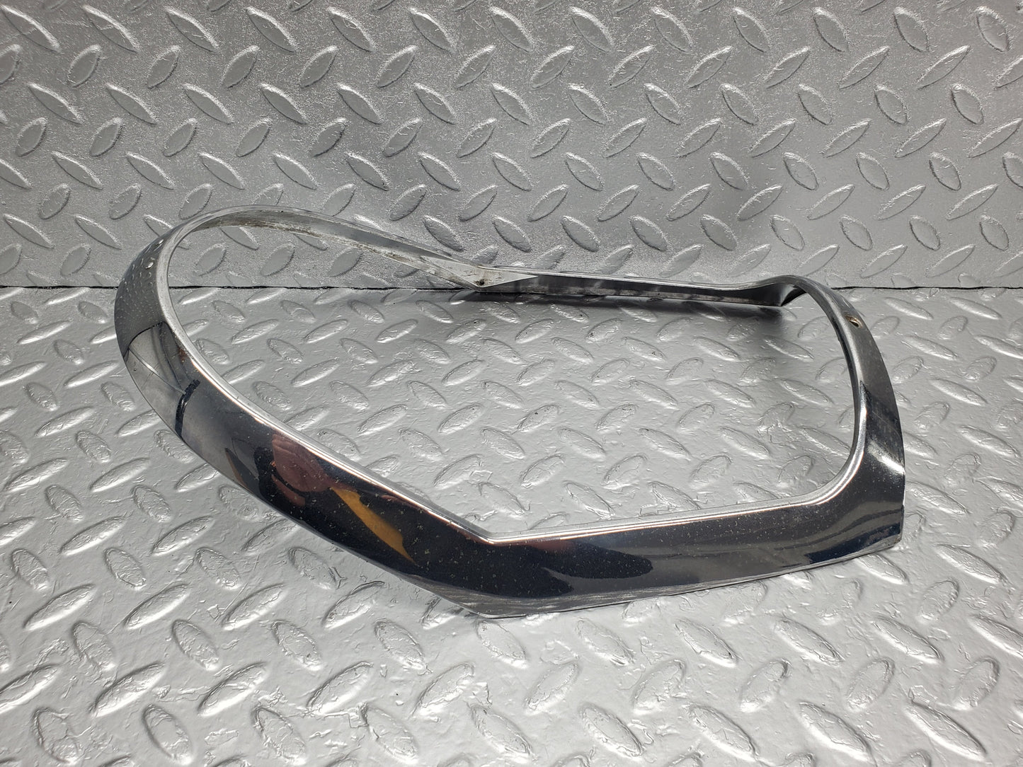 48538 Mercedes-Benz W108 Headlight Chrome Frame 1305542029