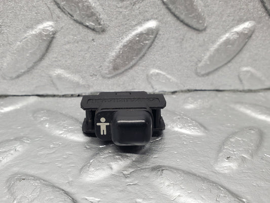 22604 Mercedes-Benz C124 E220 Coupe Child Lock Control Switch 1248204910
