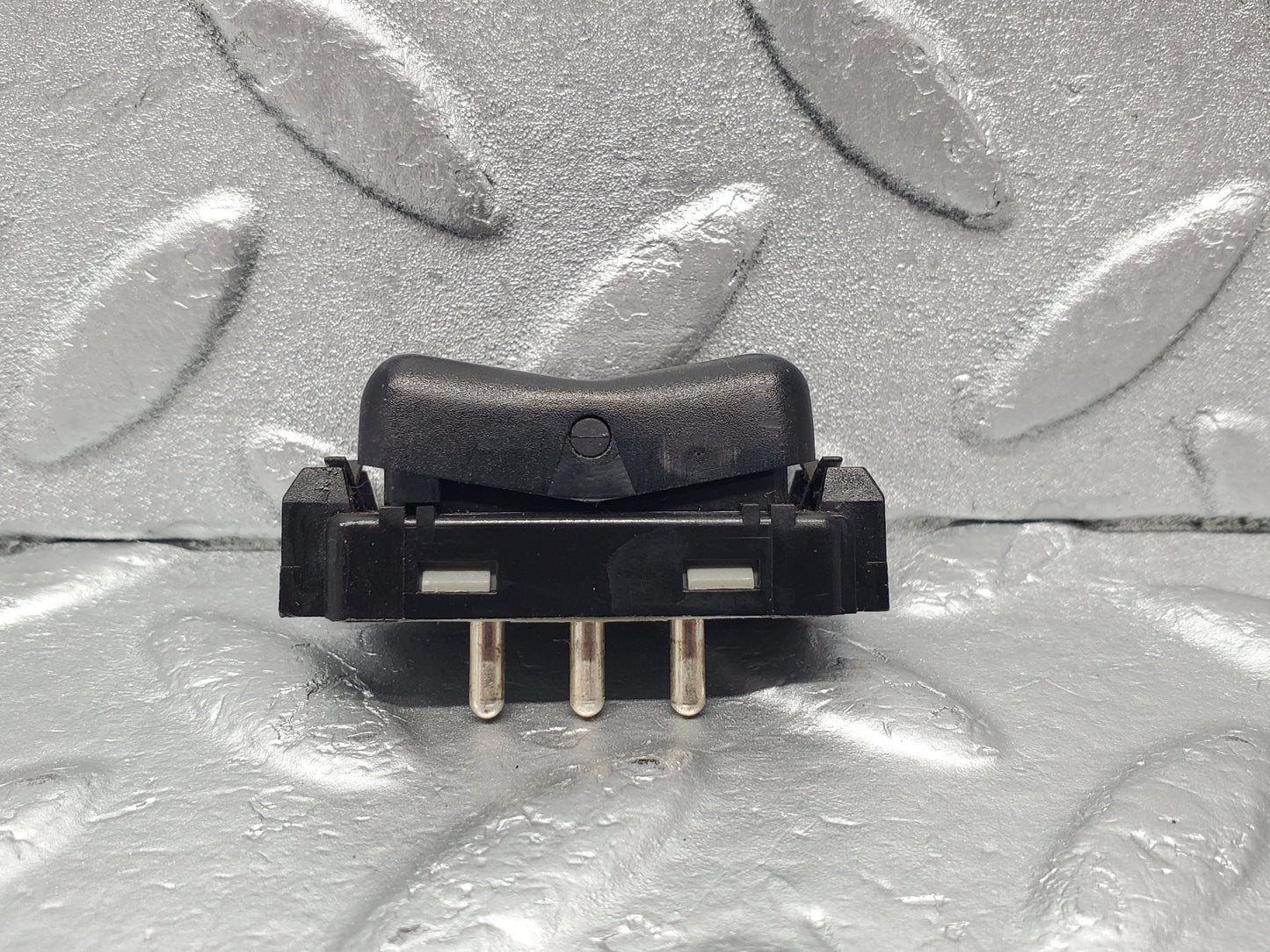 22611 Mercedes-Benz C124 E220 Rear Headrest Release Control Switch 1248214751