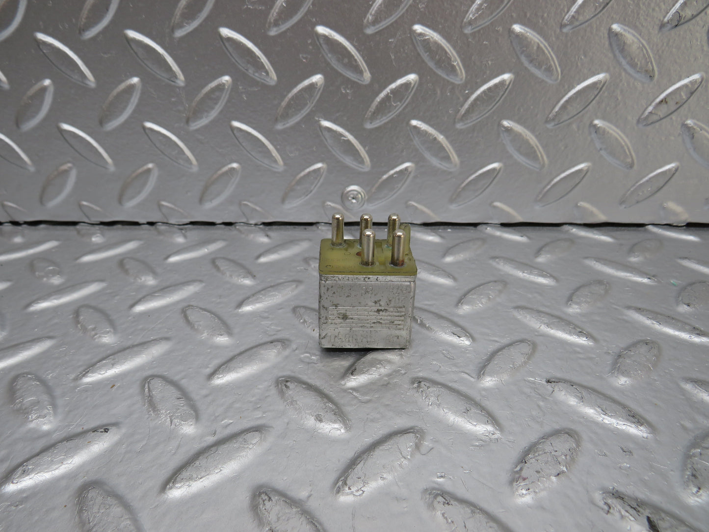 25517 Mercedes-Benz W123 200 Multi Purpose Relay 0015420219