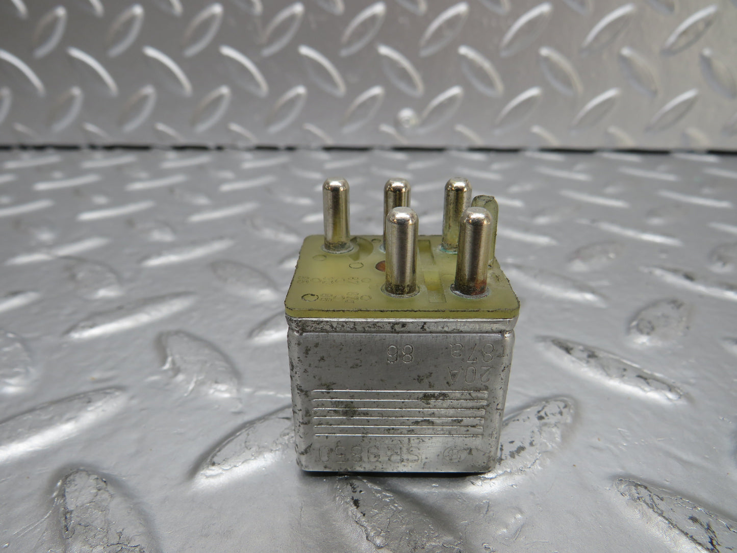 25517 Mercedes-Benz W123 200 Multi Purpose Relay 0015420219