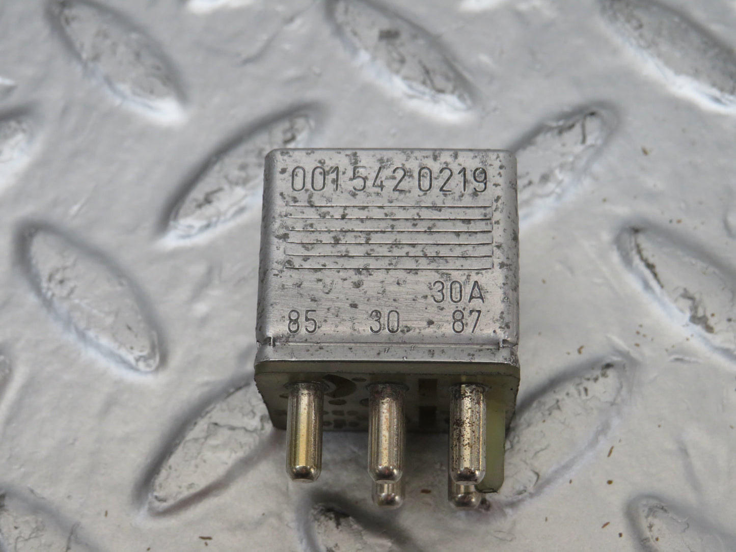 25517 Mercedes-Benz W123 200 Multi Purpose Relay 0015420219