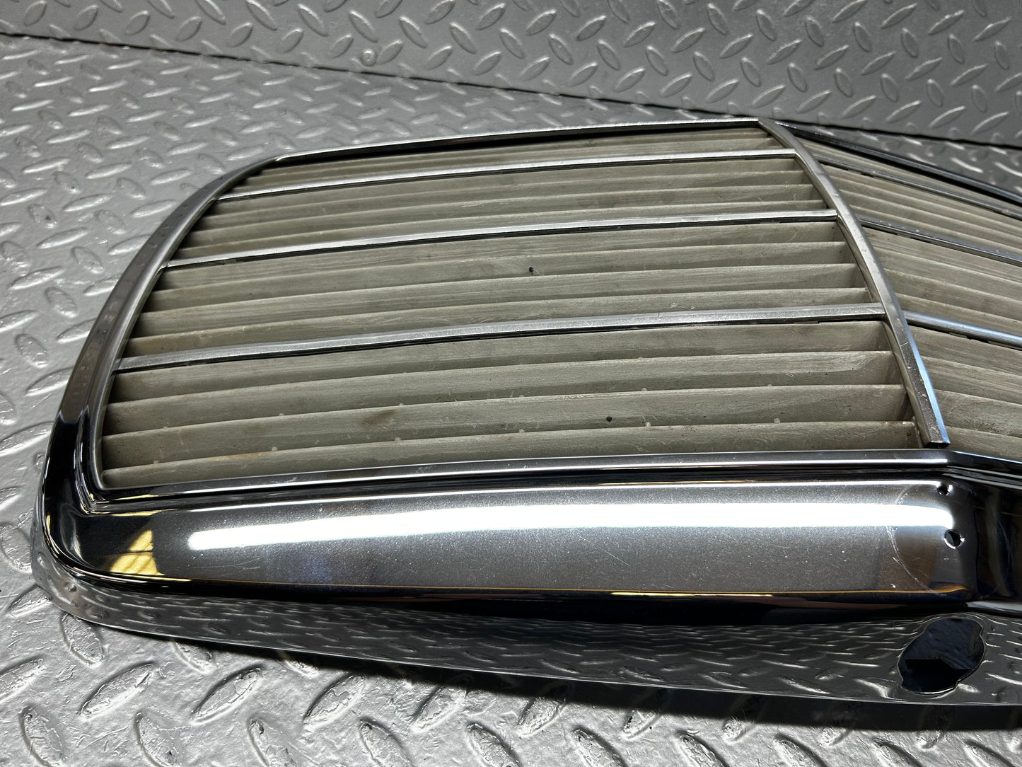 28420 Mercedes-Benz S123 240D Wagon Bonnet Grill Chrome 1238880923