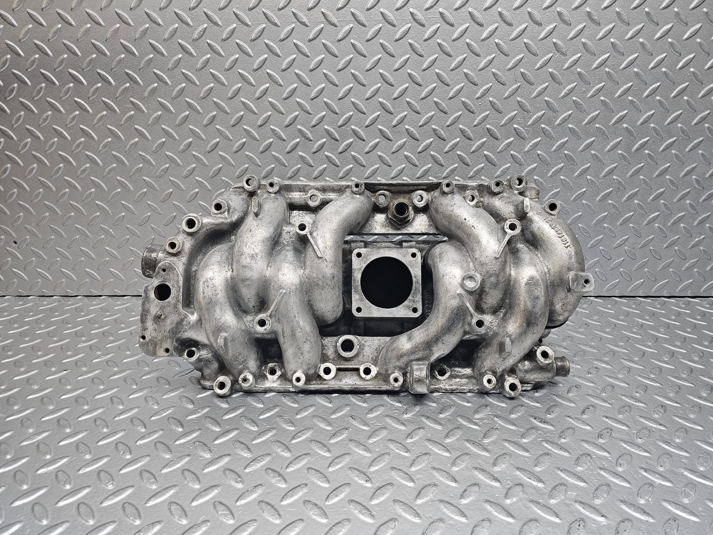 32861 Mercedes-Benz C107 R107 350 V8 Air Intake Manifold 1161412501